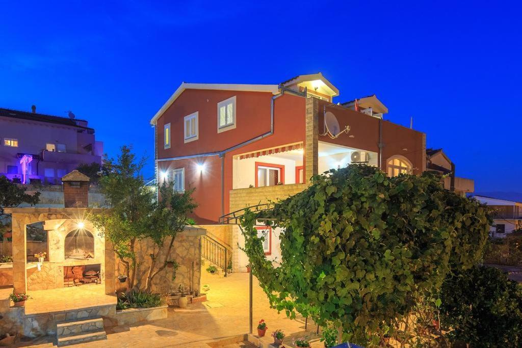 Zeljana Apartment